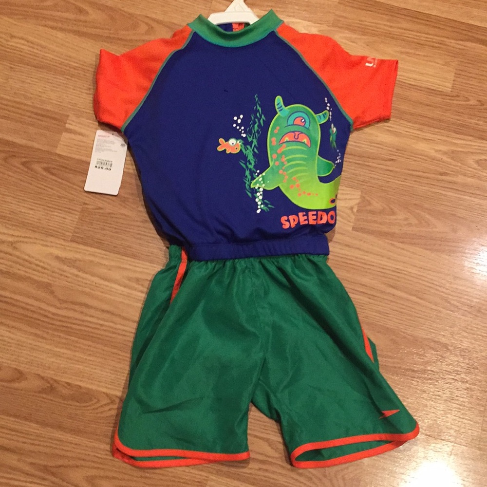 NWT speedo kids lifejacket/wetsuit set 4-6 yrs